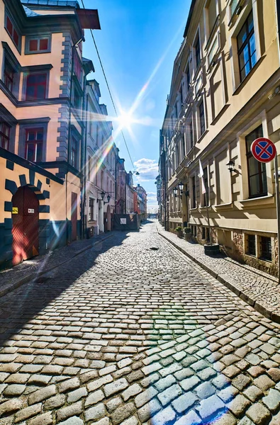 Sole Cielo Blu Sui Tetti Della Città Vecchia Riga — Foto Stock