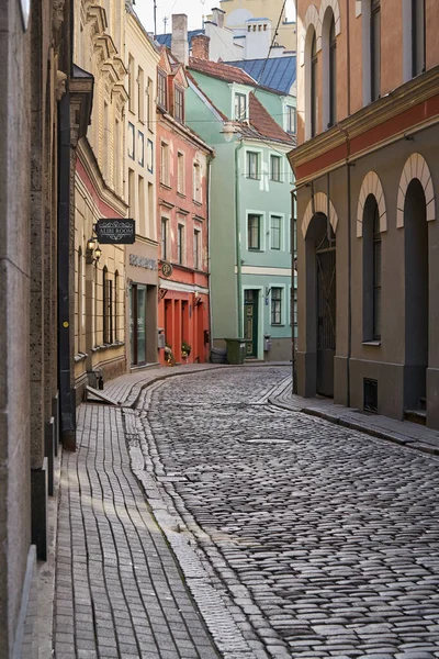 Strada Con Antichi Edifici Nel Centro Riga Lettonia — Foto Stock