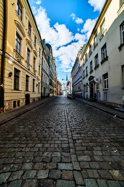 Blauwe Lucht Boven Daken Van Oude Stad Riga — Stockfoto