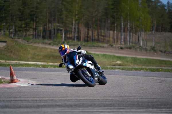 2020 Ropazi Letónia Prática Motocicleta Inclinada Para Canto Rápido Pista — Fotografia de Stock