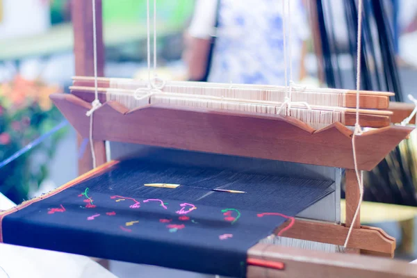 El dokuma malzemeleri, el dokuması. Tayland El Sanatları.