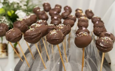 Düğün Pastalar (düğün çikolata aranjmanı )