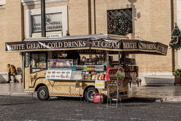 ローマ イタリア 2019年12月01日 イタリアのローマでアイスクリーム ファーストフード お菓子トラック — ストック写真