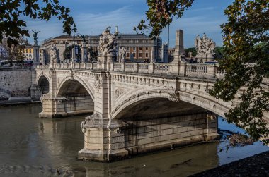 Roma, İtalya - 06 Aralık 2019: Roma, İtalya 'da Vittorio Emanuele Ii köprüsü