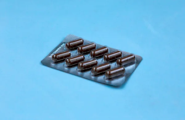 薬のヒープ。プラスチックパッケージの丸薬。癒しの概念 — ストック写真