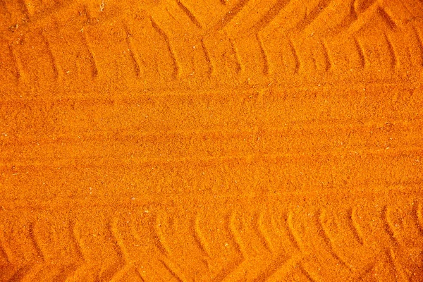 Оранжевый Цвет Трек Автомобильных Шин Песке След Шины Автомобиля Песчаном — стоковое фото