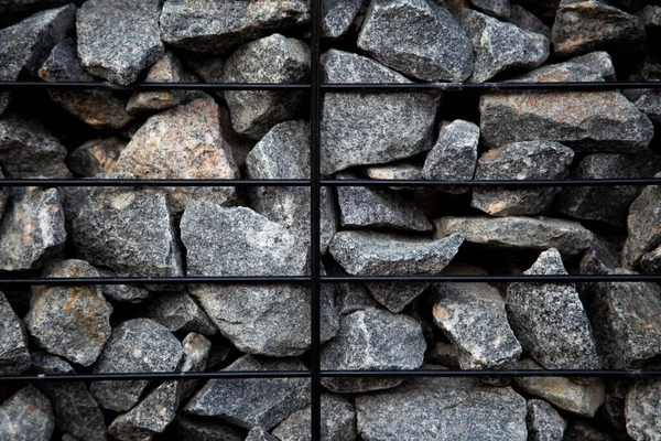 Tekstura Murów Tło Kamienia Ogrodzony Żelazną Siatką — Zdjęcie stockowe