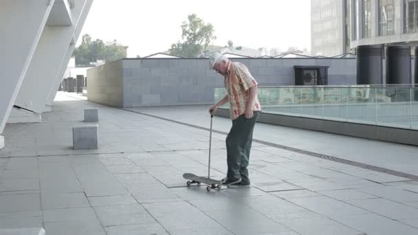 Viejo cae . — Vídeo de stock