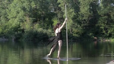 Kadın spor seks dans için gidiyor.