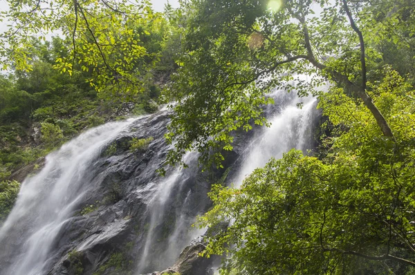 Klong lan vodopád národní park v Thajsku — Stock fotografie
