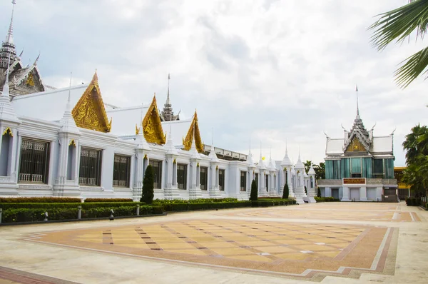 UTHAI THANI PROVINCE, TAILANDIA - Septiembre de 2016: Wat Tha Sung C — Foto de Stock