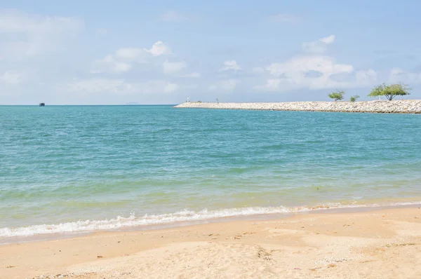 El hermoso mar azul Pattaya, Tailandia —  Fotos de Stock