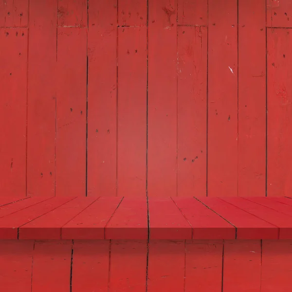 Prateleiras de madeira superiores vazias ou tabela no fundo da parede de madeira. — Fotografia de Stock