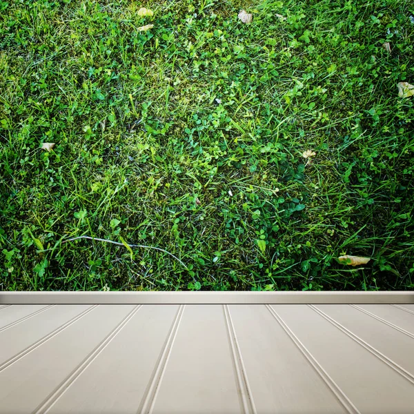 Pavimento bianco con parete in erba verde struttura interna in legno, b — Foto Stock