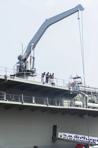 Rayong, Tailandia-26 Abril 2017: HTMS Chakri Naruebet el buque insignia — Foto de Stock