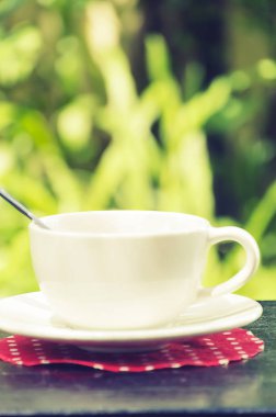 Kahve Kupası için bahçede, Vintage tarzı etkisi resim.