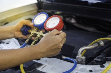 Otomatik mekanik basınç göstergesi hava kompresörü, sıvı kullanır.