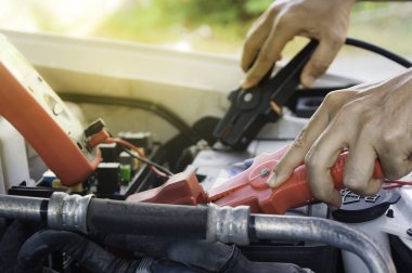 Otomatik mekanik elektrik yalak ju ile şarj bir bataryadan