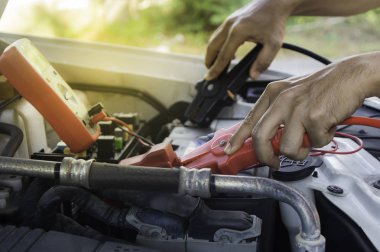 Otomatik mekanik elektrik yalak ju ile şarj bir bataryadan