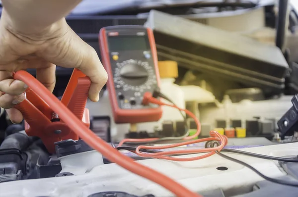 Otomatik mekanik elektrik yalak ju ile şarj bir bataryadan