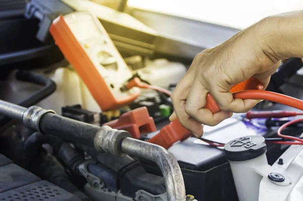 Otomatik mekanik elektrik yalak ju ile şarj bir bataryadan