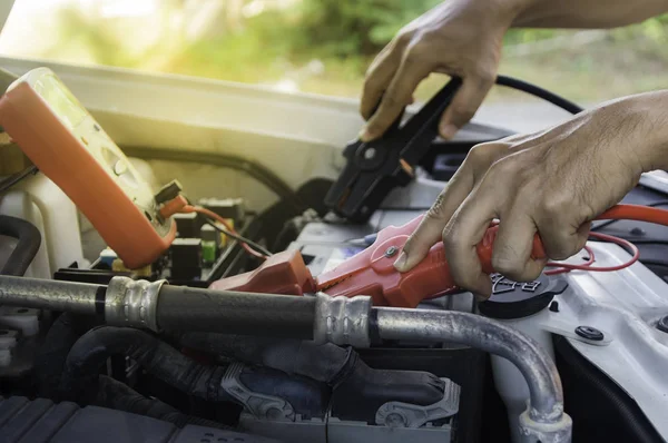 Otomatik mekanik elektrik yalak ju ile şarj bir bataryadan