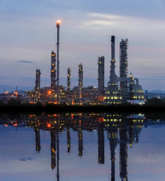 Refinaria Petróleo Planta Indústria Crepúsculo Manhã — Fotografia de Stock