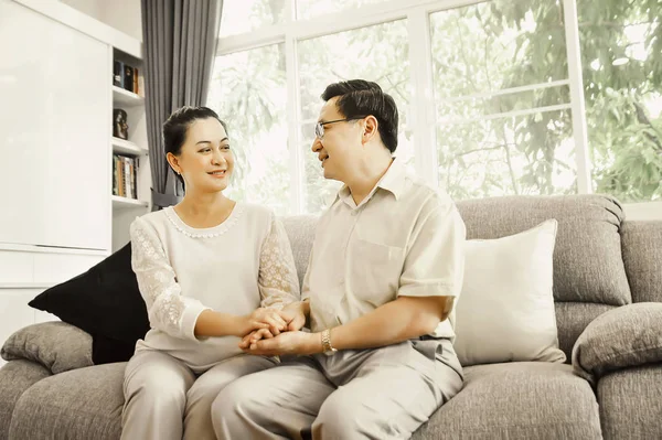 Ouderen Valentijnsdag, relaties en mensen concept - gelukkig — Stockfoto