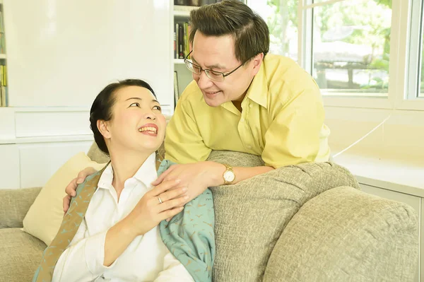 Ouderen Valentijnsdag, relaties en mensen concept . — Stockfoto