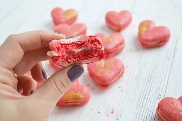 Pequeños corazones rojos para el día de San Valentín —  Fotos de Stock