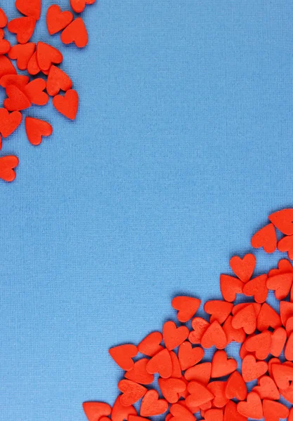 Många Röda Hjärtan Utspridda Blå Bakgrund Ovanifrån Pastell Bakgrund För — Stockfoto