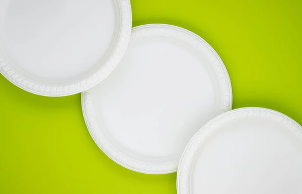 Placas Papel Biodegradables Ecológicas Sobre Fondo Verde Preservar Pureza Naturaleza —  Fotos de Stock