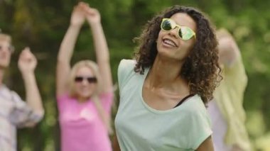 Dans, fotoğraf makinesi, müzik video çekim şarkıcı flört çok ırklı çıtır