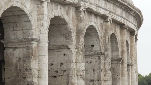 Panorama van het Colosseum, mooie oude amfitheater in Rome, geweldige landmark — Stockvideo