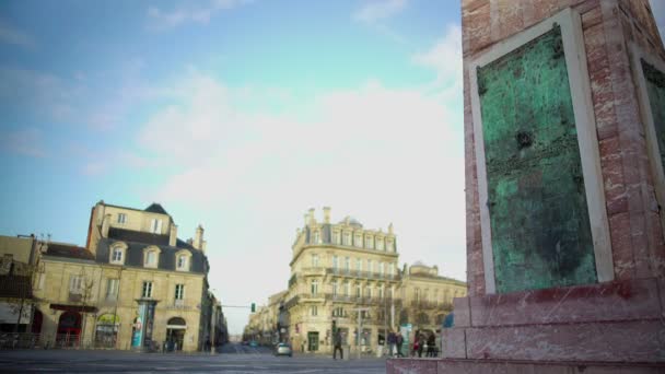 Bordeaux, Franciaország, gyönyörű építészeti City square de la Victorie elhelyezése — Stock videók