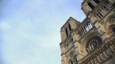 Notre-Dame de Paris, alt görünümü panorama şaşırtıcı Fransız Gotik mimarisi