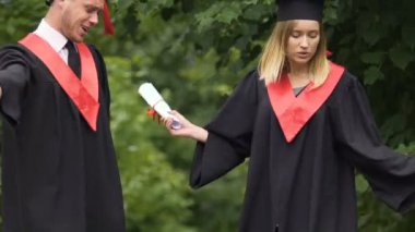 Dans ve park university yakınındaki şarkı akademik elbiseler ve komik mezunları