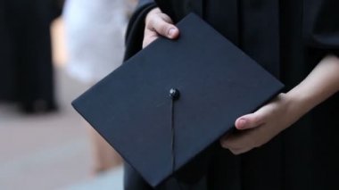 Akademik kap, diploma ödüllendirme önce gergin holding öğrencinin eller mezun