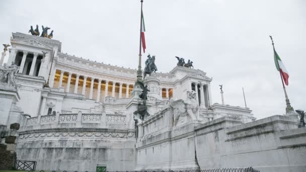 Eclectische architectuur van Nationaal Monument voor Victor Emmanuel in Rome, Italië — Stockvideo