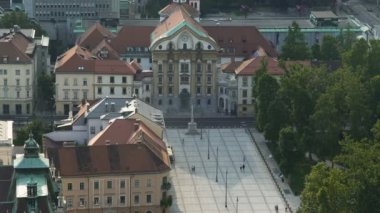 Kutsal Trinity sütun kadınlar Kilisesi, önünde Ljubljana, Slovenya için seyahat