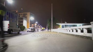 Yelekler, gece, sağlıklı yaşam tarzı yansıtan ışık insanlar paten