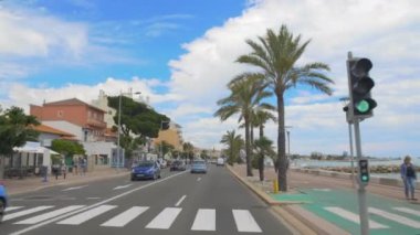 Avuç içi ve dolgu resort şehir, tatil, yolculuk ile yolda görüntülemek