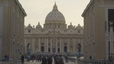 Vatikan Şehri, St Peter's Square için başlık turistler seyahat yerler görmek için