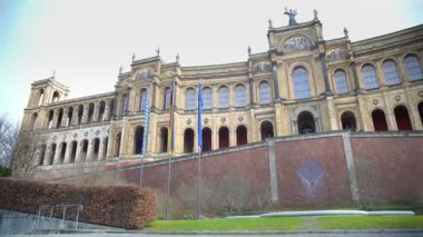 Neo-Gotik Saray görünümünde Maximilianeum Münih, Almanya, Turizm İnşaat