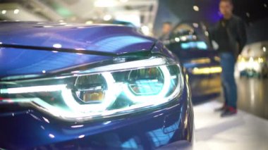 Otomobil Fuarı, arıyorsunuz yeni güzel otomobil, oto sanayi, test sürüşü erkek