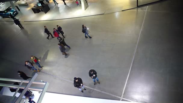 Security footage, people walking in shopping mall, surveillance system — Stock Video