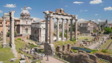 Eski kalıntıları ve Roman Forum İtalya, turizm Roma sütunlarından panoramik manzarasının