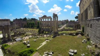 Roma, Roma forumunda yürüyüş ve ilginç tur zevk turist görüntülemek