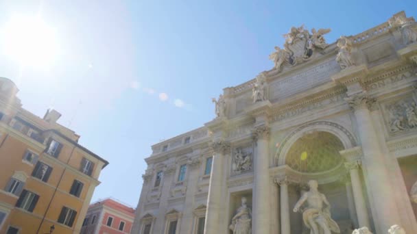 Fin de semana en Roma, panorama de la fuente de Trevi en un día soleado, visita turística — Vídeo de stock