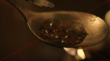Şırınga iğne ilaç doz çekilmesi, HIV ve AIDS riski, toplumsal sorun için hazır